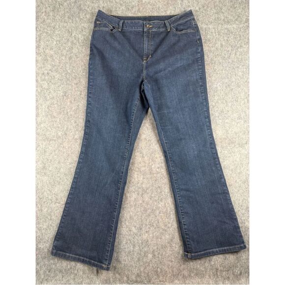 L.L.Bean Bootcut Jeans Women's Size 18 Blue Denim Dark Wash Classic Fit Preppy - Picture 1 of 6
